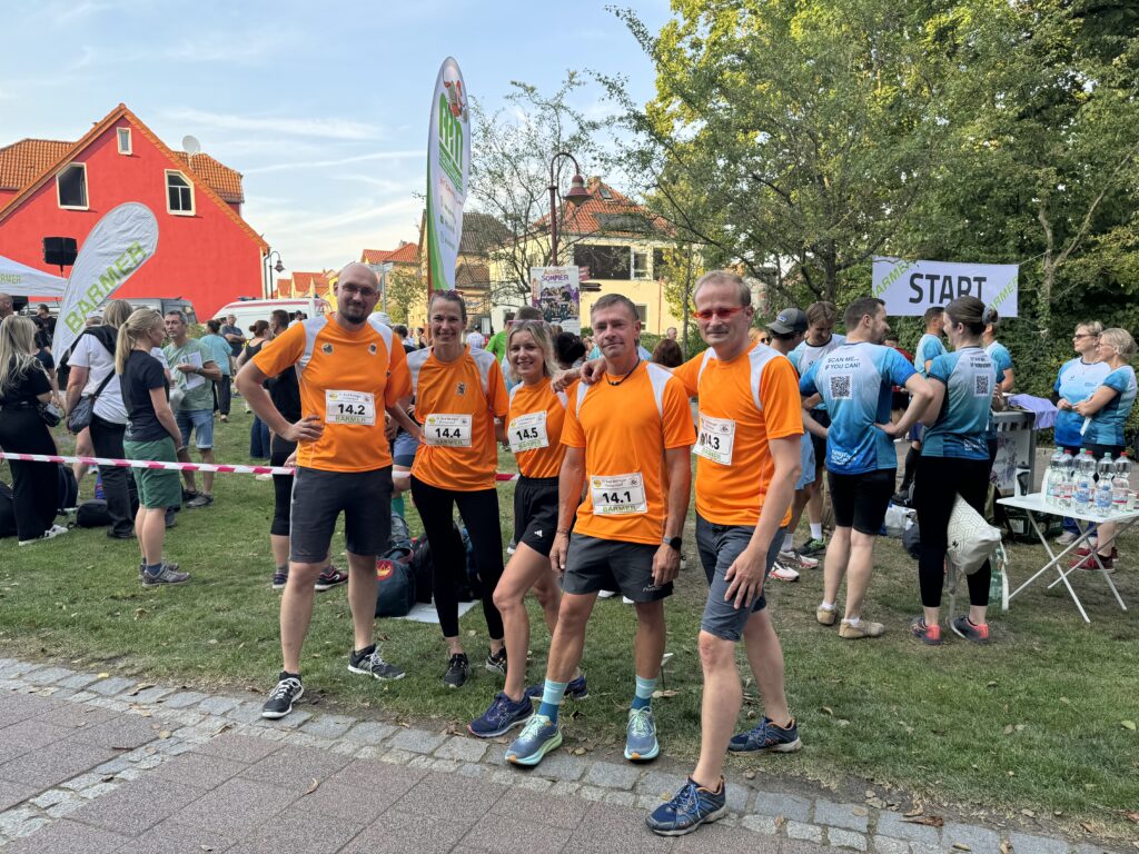 Team Foto von der APM GmbH bei dem 11. Firmenlauf in Bad Belzig.