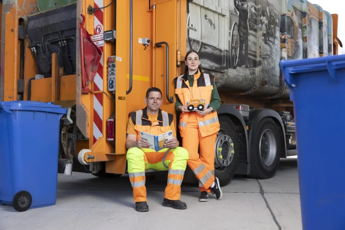 Bundesweiter Vorlesetag 2025 - Auch die Kollegen in Orange von der APM GmbH werden in diesem Jahr vorlesen.