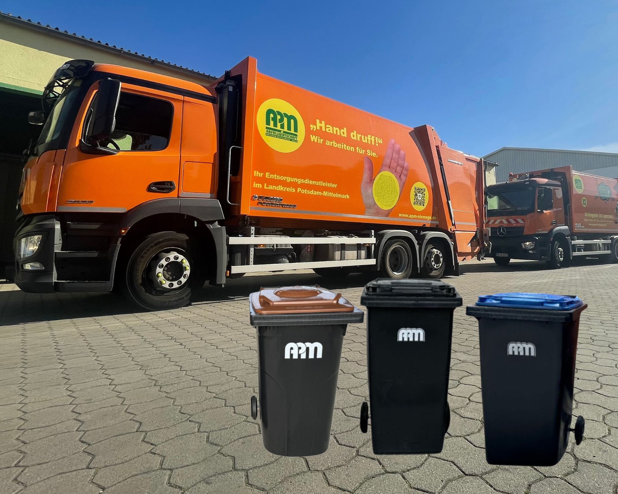 3 Mülltonnen for einem Müllfahrzeug