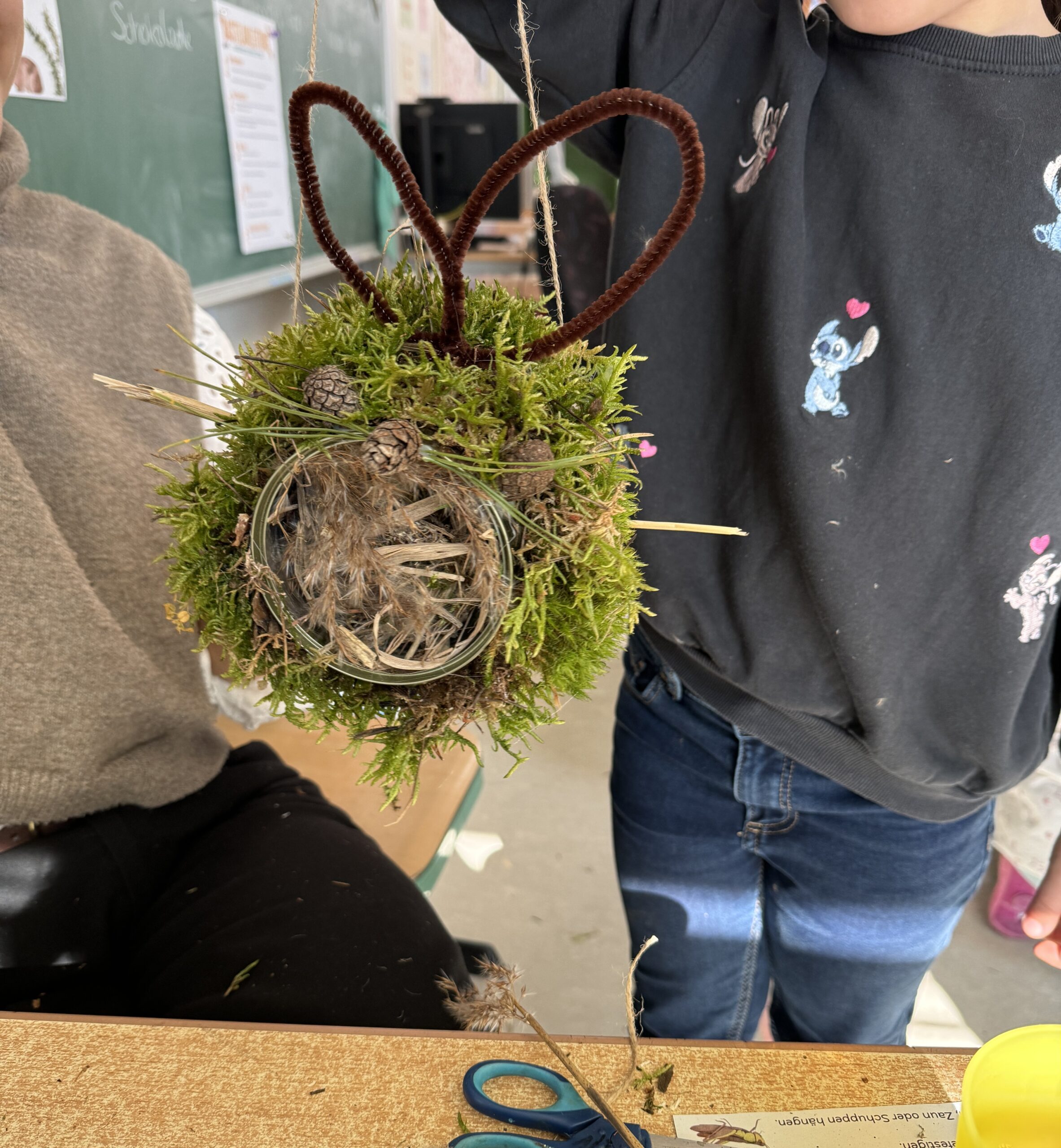 Ein Hasen-Insektenhotel.